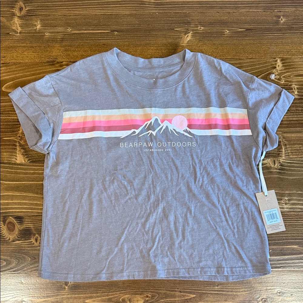 NWT Bearpaw Outdoors Tee Shirt